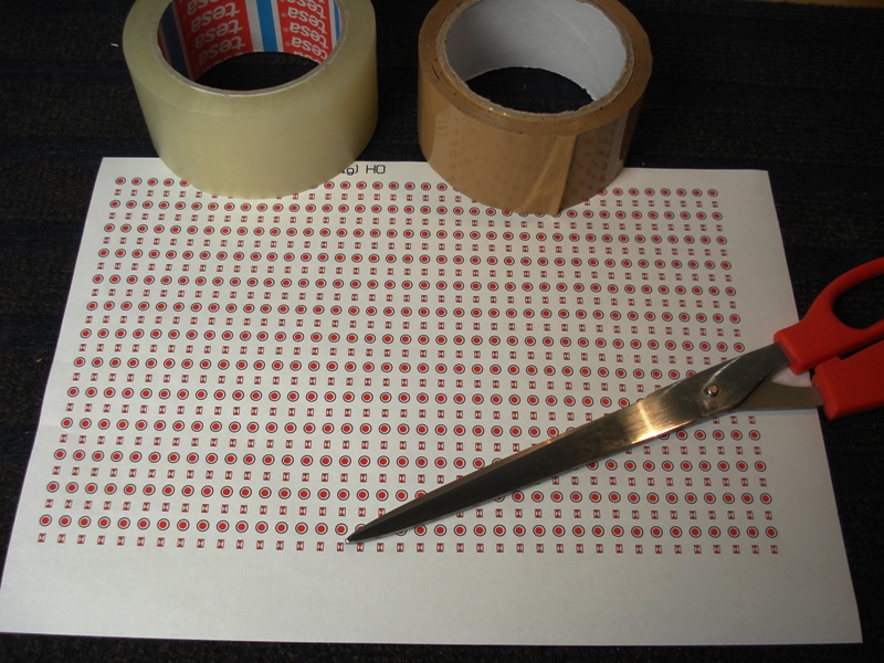 ausgedruckte Zugschlussscheiben und Klebeband