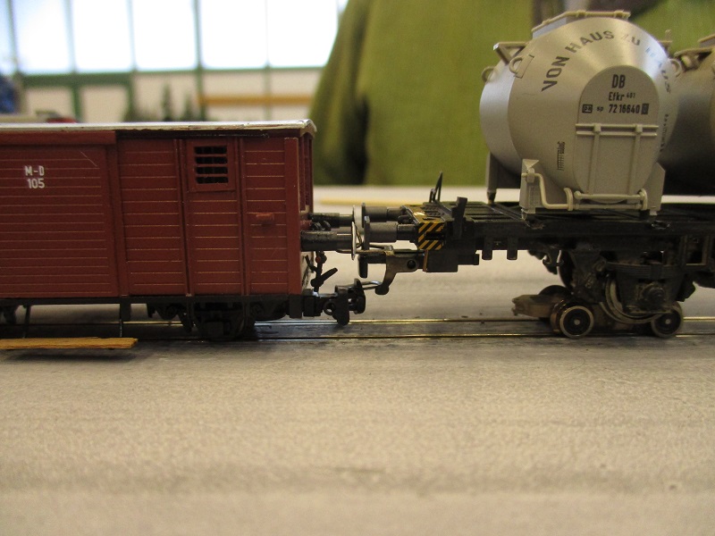 M-D 105 mit Regelspurwagen aufgebockt