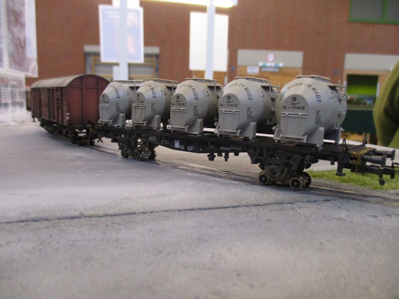 Regelspurwagen aufgebockt