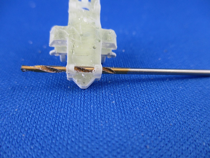 mit 1,5mm Bohrer aufbohren