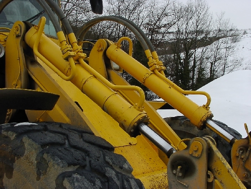 die Hydraulikzylinder beim Vorbild