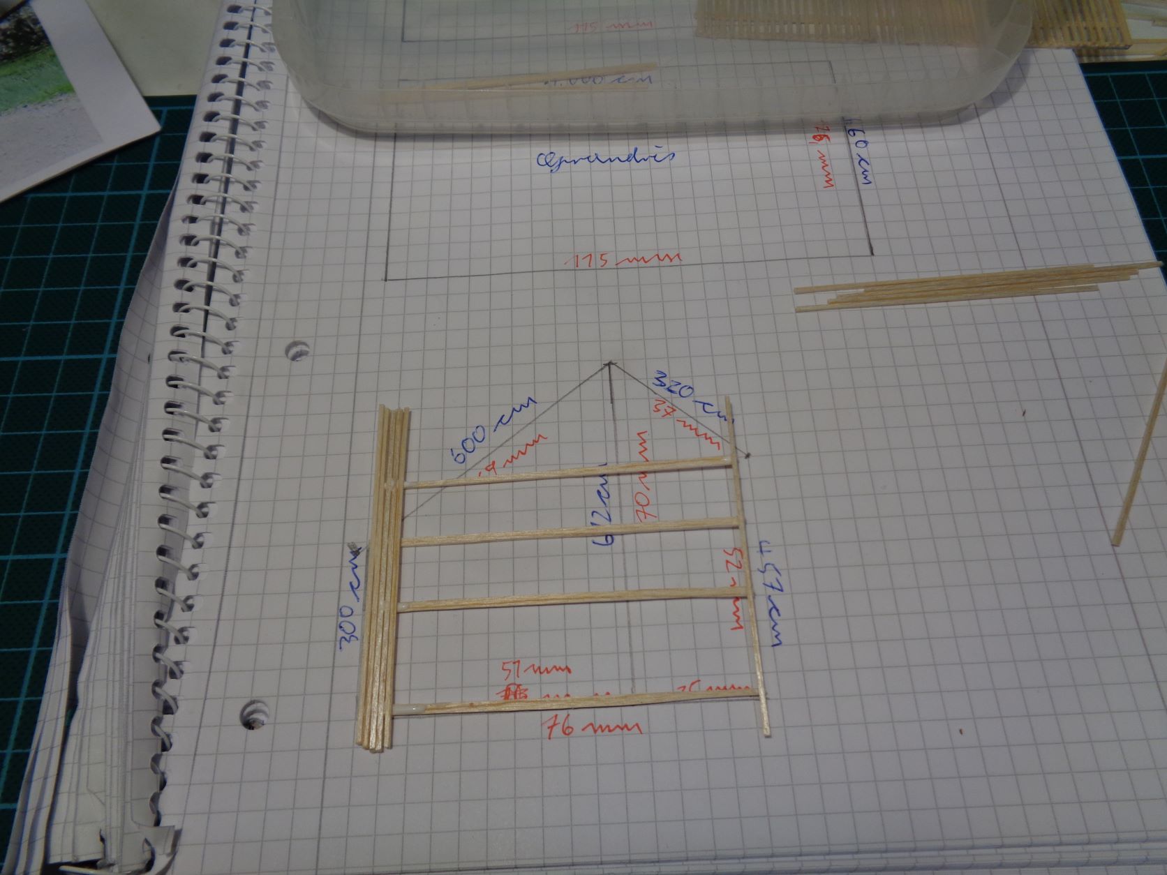 Lattenverschlag der Bau