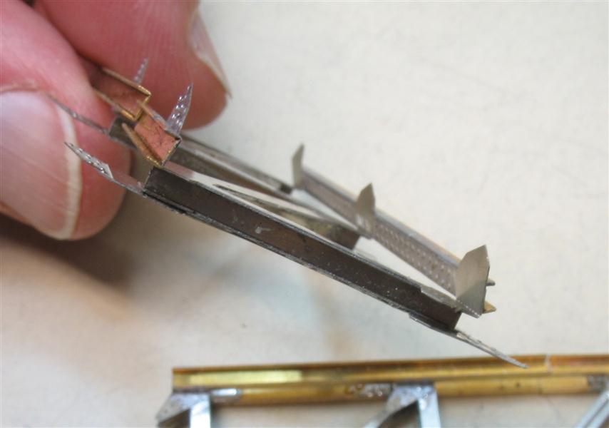 Bild 19: Umbiegen der U-Profile/Knotenbleche