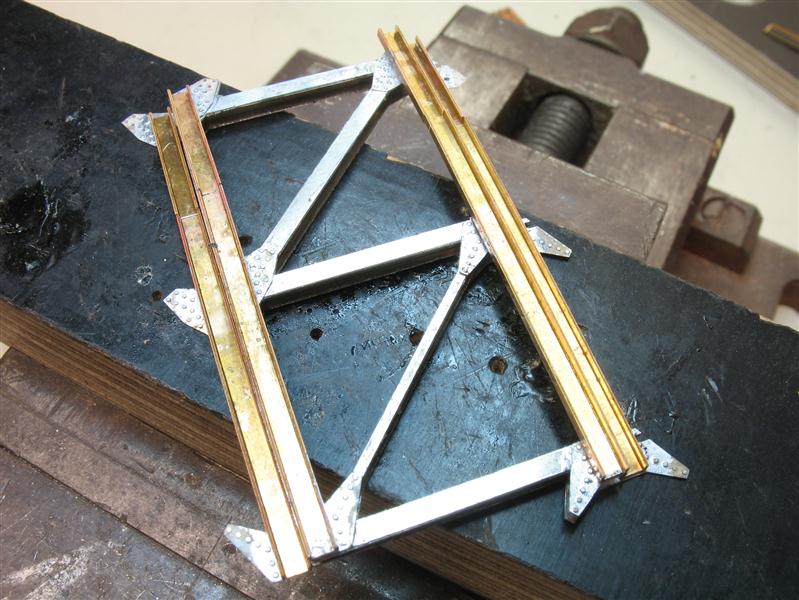 Bild 24: L�ngstr�ger-Fachwerk mit aufgel�teten U-Profilen (2. Seite)