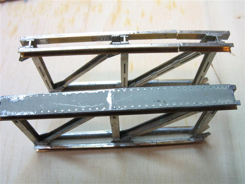 Bild 29: Fachwerk-L�ngstragwerke ohne bzw. mit Deckblech