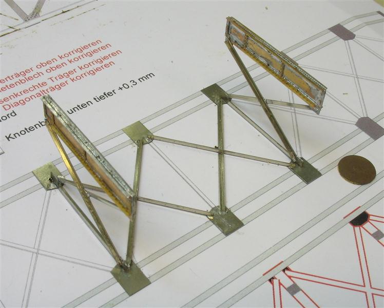 Bild 36: Anl�ten der Quertr�ger auf dem unteren Windverband