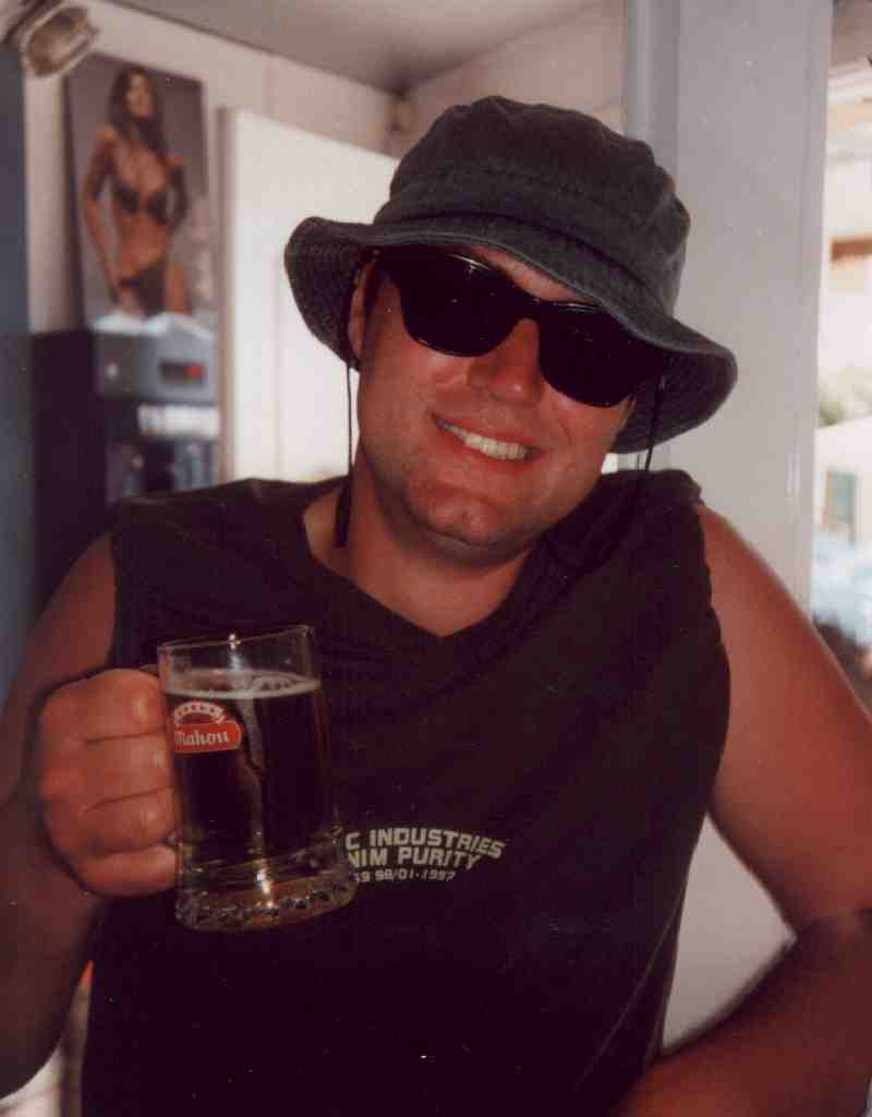 ...wie zugeknoepft sollte man sich im www geben?