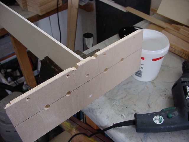 Stirnplatte und Mittelstrebe montiert