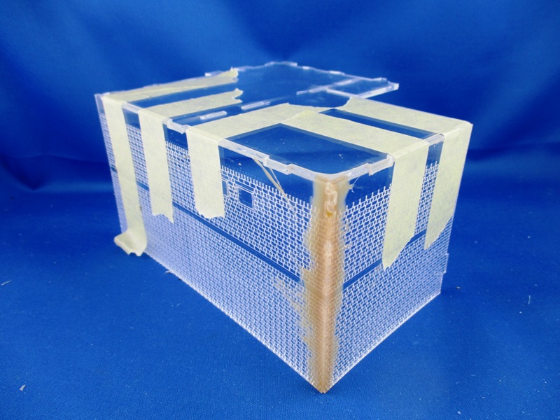 Geb�udeecke mit Dach verklebt