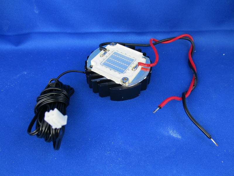UV-LED auf dem neuen Khlkrper