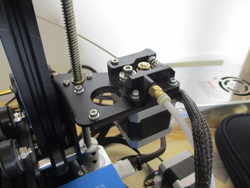 Halteplatte am Drucker