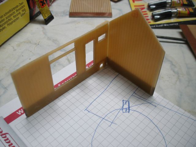 Verkleben mit Sekundenkleber