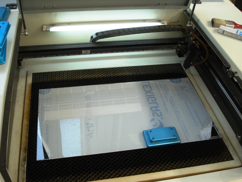 Acrylplatte im Laser