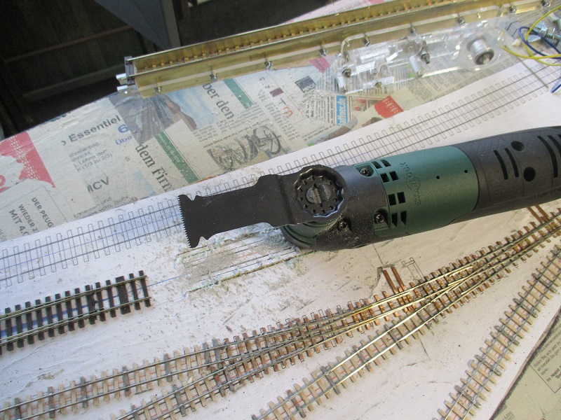 Schwingsäge mit schmaler Klinge