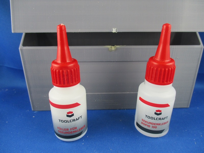 Sekundenkleber und F�ller