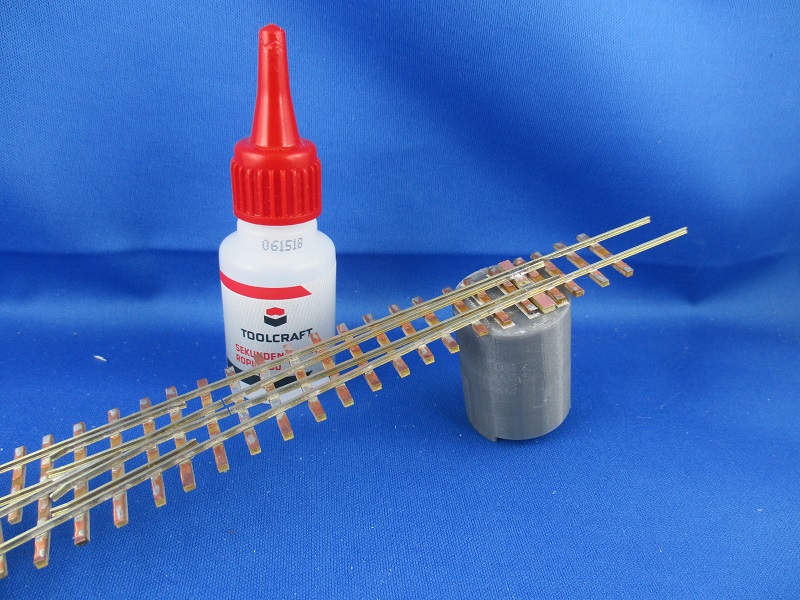 Verklebter Halter