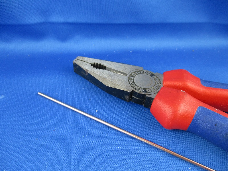 Schwei�draht und Kombizange