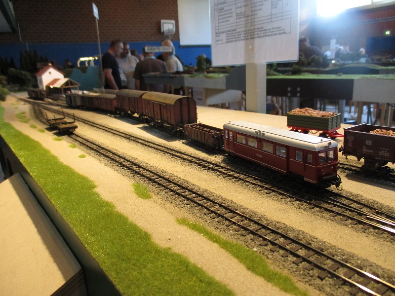 VT300 mit St�ckgutwagen 