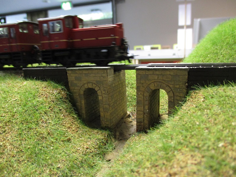 V22-01&02 �berqueren den Durchlass