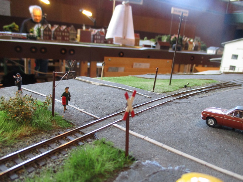 Stra�en�bergang im Bahnhof Krautheim