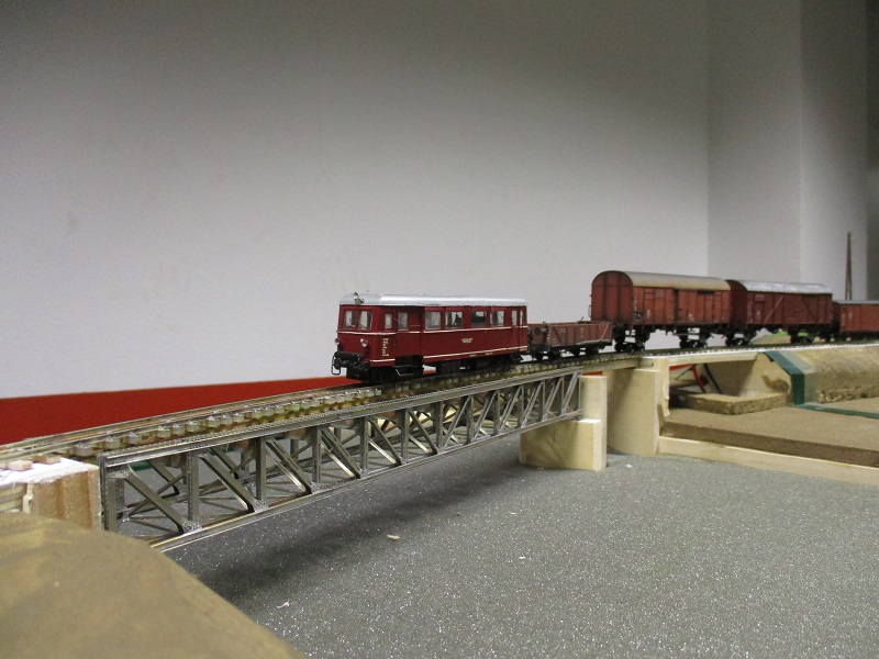 VT300 auf der Seckach Br�cke