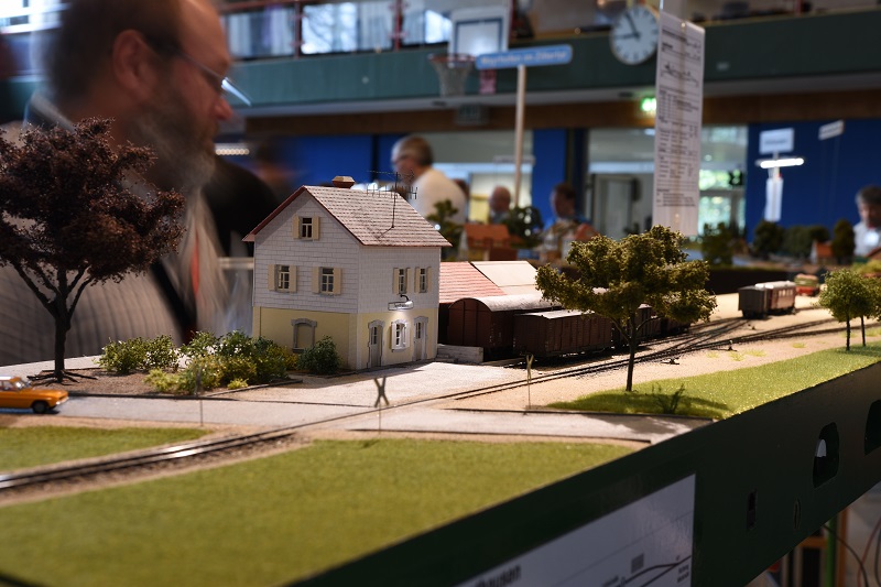 Triebwagen in Jagsthausen