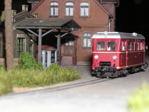 VT302 in der Ortsdurchfahrt