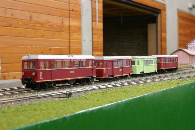 VT302 mit allen Beiwagen in Krautheim