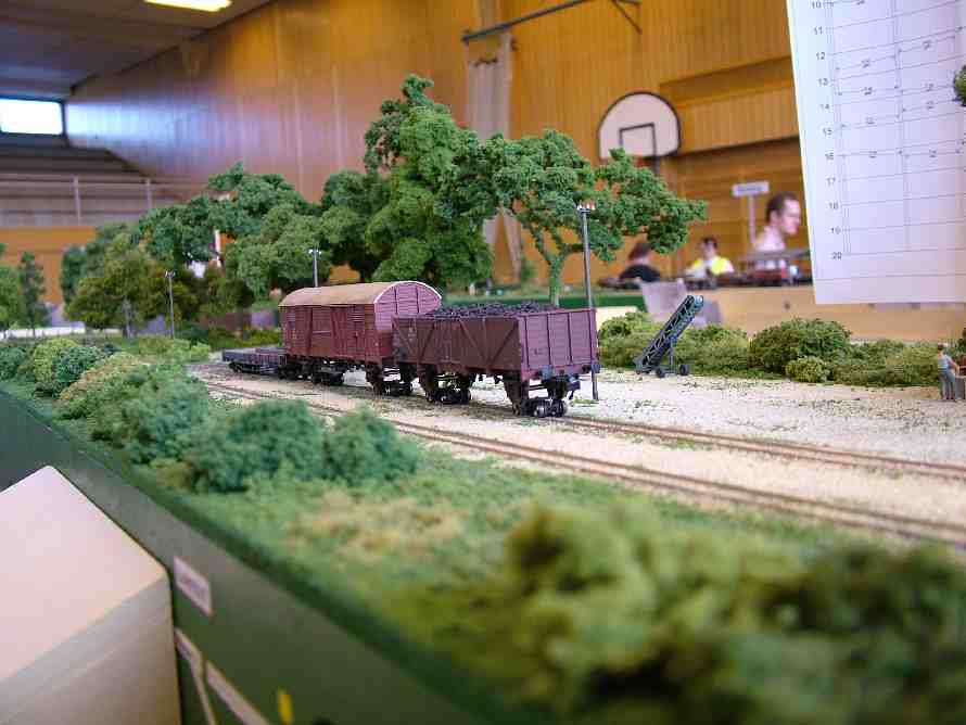 MD-166 mit aufgebockten Wagen