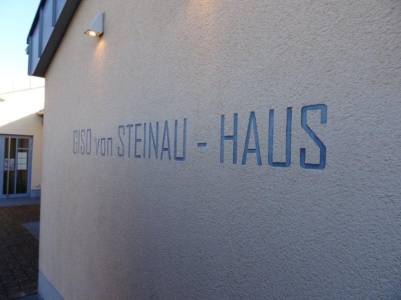 Ausladen in Petersberg