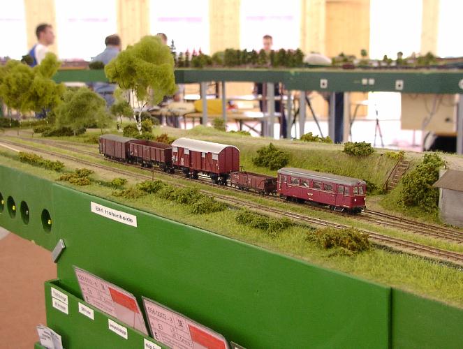 VT302 mit dem G�terzug