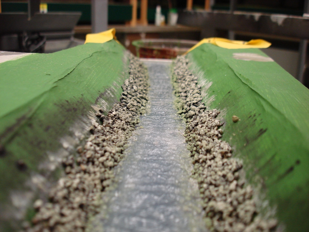 fertiger Bach, sieht gefroren aus