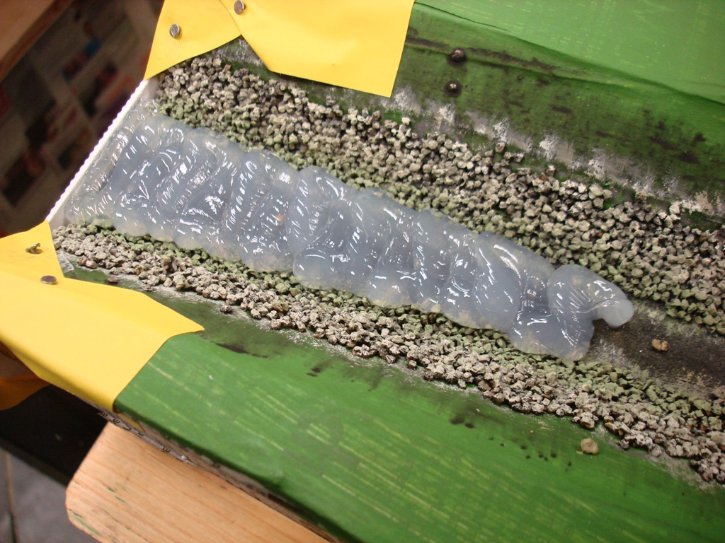 Silikon aus der Spritze