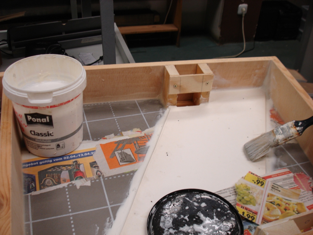 Auftapezierte Zeitung