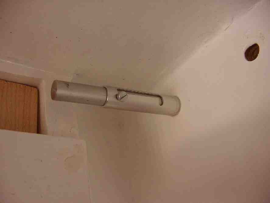 Innenansicht: Pa�stift zum Transport eingezogen